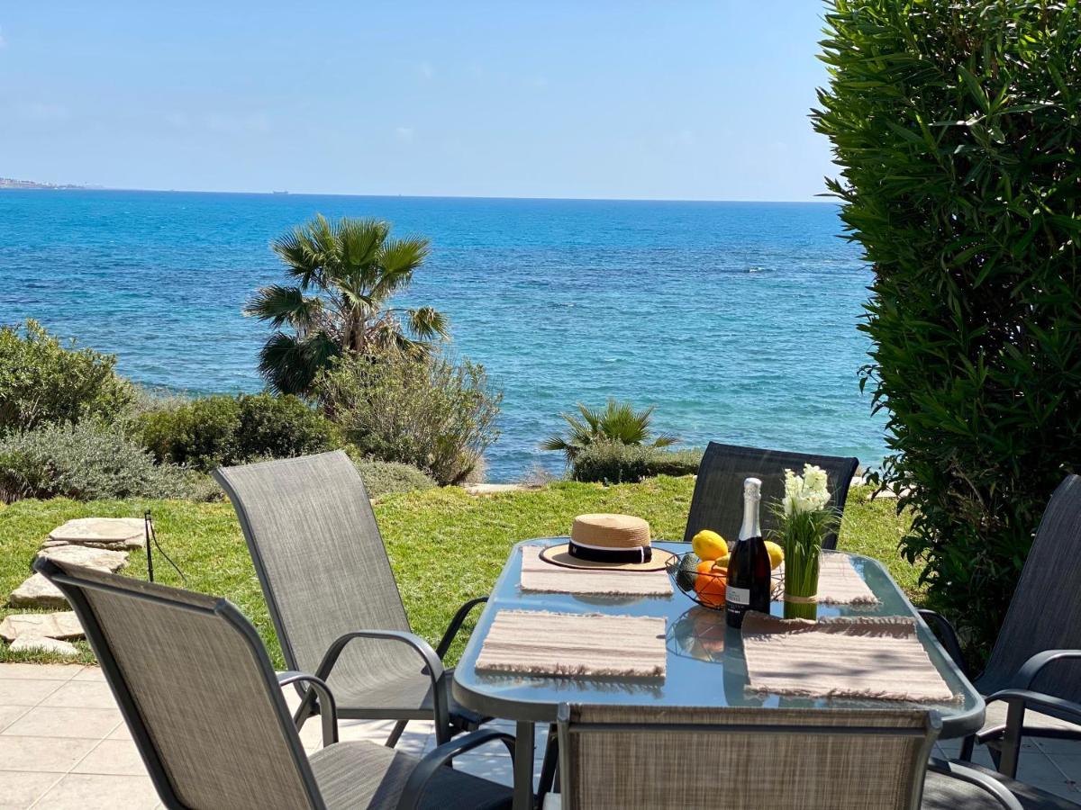 Amazing Front Line Villa In Coral Bay Peyia Dış mekan fotoğraf